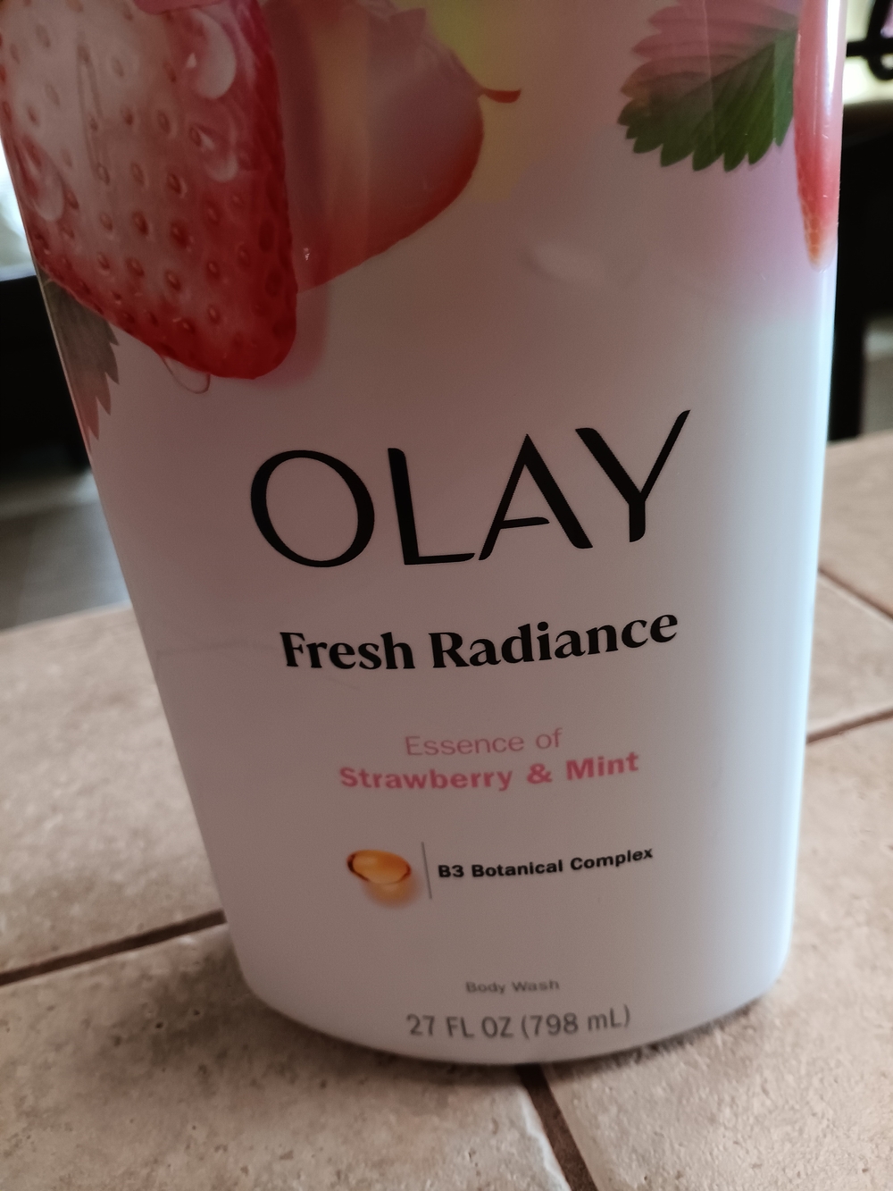 Olay Fresh Radiance Strawberry & Mint Body Wash โ Pink